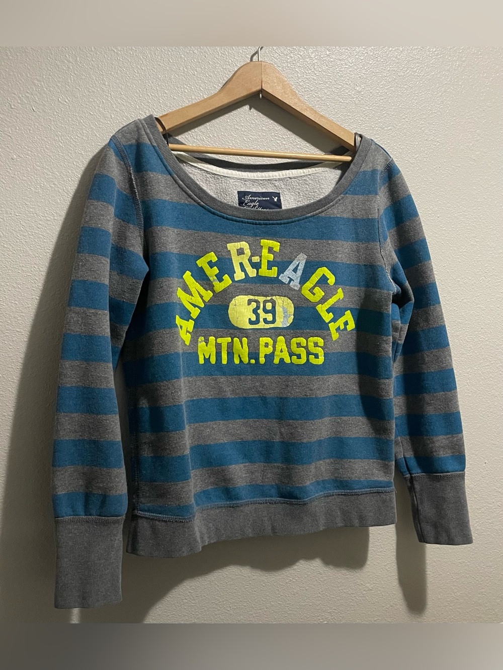 American Eagle Sweater